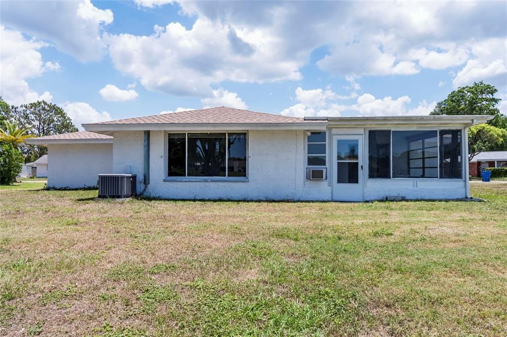 For Sale: $350,000 (3 beds, 2 baths, 1546 Square Feet)