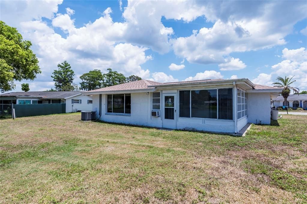 For Sale: $350,000 (3 beds, 2 baths, 1546 Square Feet)