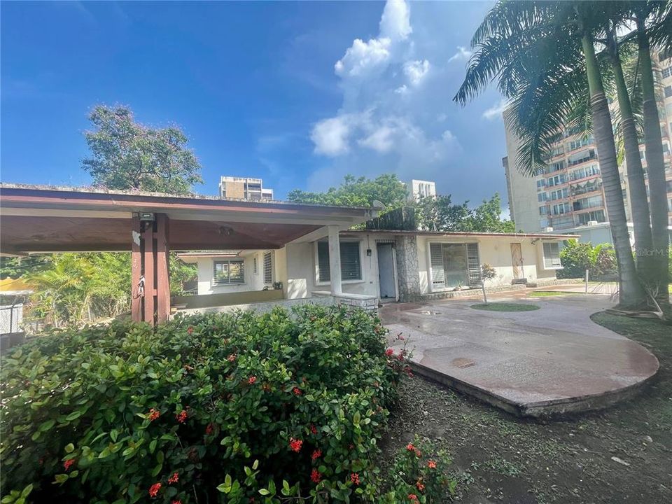 En Venta: $1,365,000 (4 camas, 3 baños, 3020 Pies cuadrados)