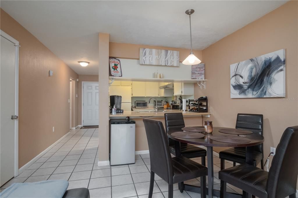 For Sale: $174,900 (2 beds, 2 baths, 1088 Square Feet)