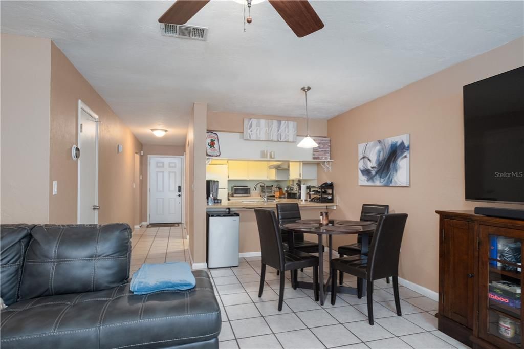 For Sale: $174,900 (2 beds, 2 baths, 1088 Square Feet)