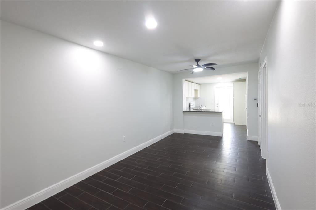 For Rent: $1,725 (1 beds, 1 baths, 650 Square Feet)