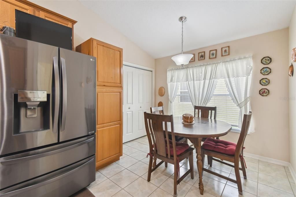 For Sale: $400,000 (4 beds, 2 baths, 1993 Square Feet)