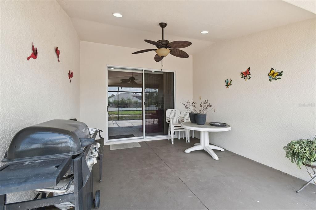 For Sale: $400,000 (4 beds, 2 baths, 1993 Square Feet)