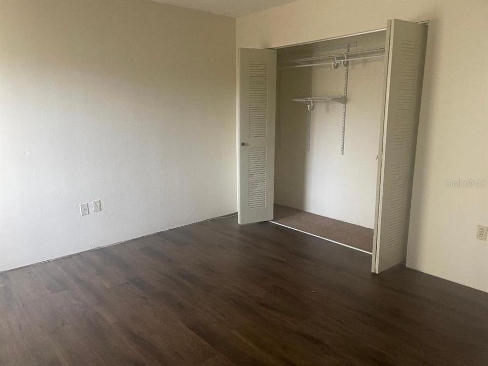 For Sale: $84,900 (1 beds, 1 baths, 876 Square Feet)