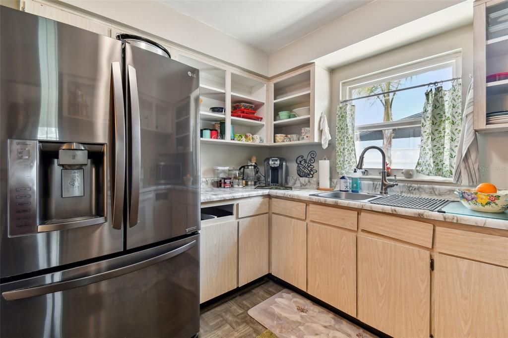 For Sale: $395,000 (4 beds, 2 baths, 1463 Square Feet)