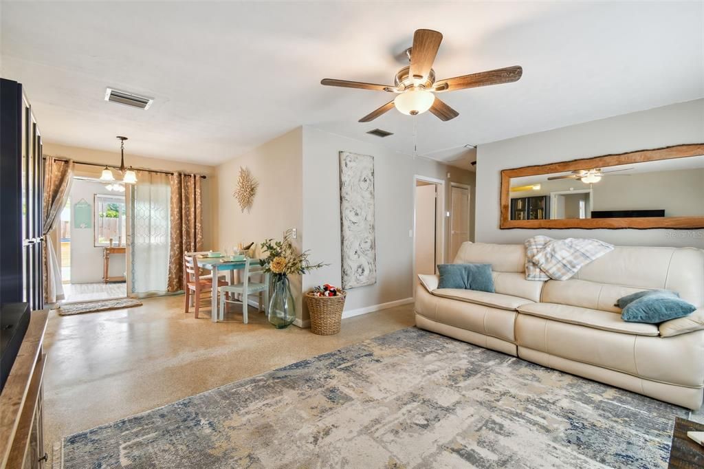 For Sale: $395,000 (4 beds, 2 baths, 1463 Square Feet)