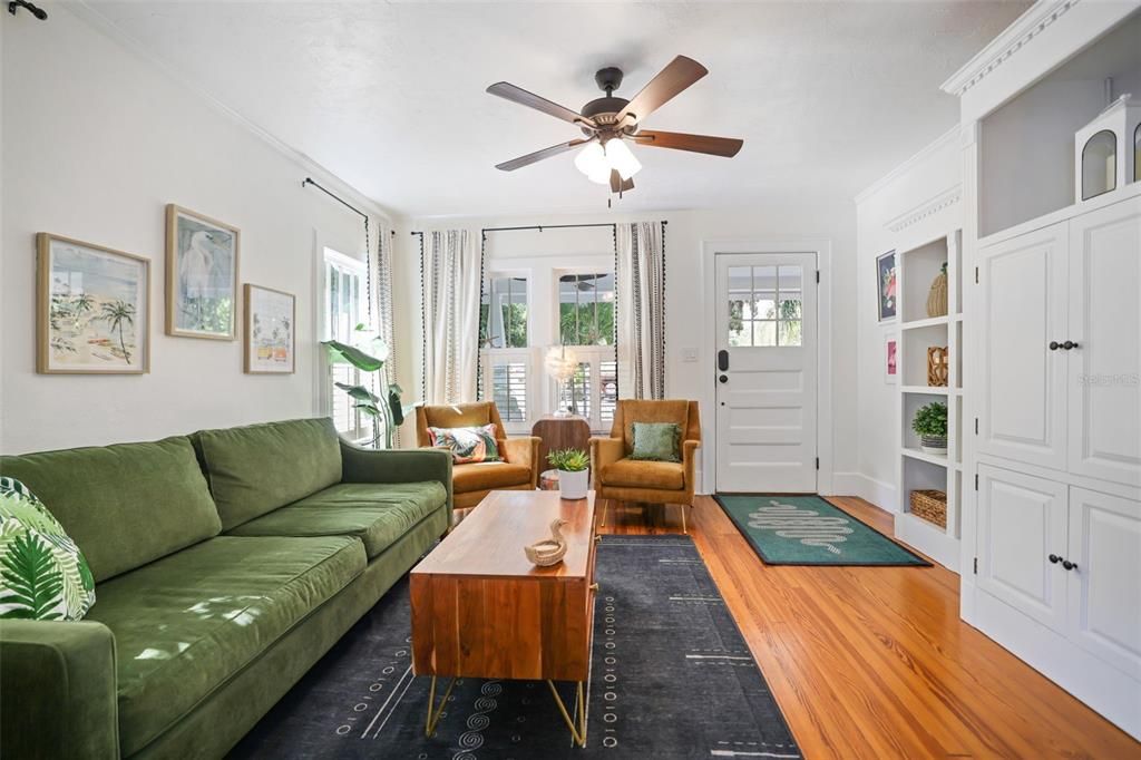 Active With Contract: $675,000 (2 beds, 1 baths, 1100 Square Feet)