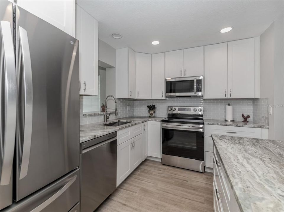 For Sale: $383,700 (2 beds, 2 baths, 1247 Square Feet)