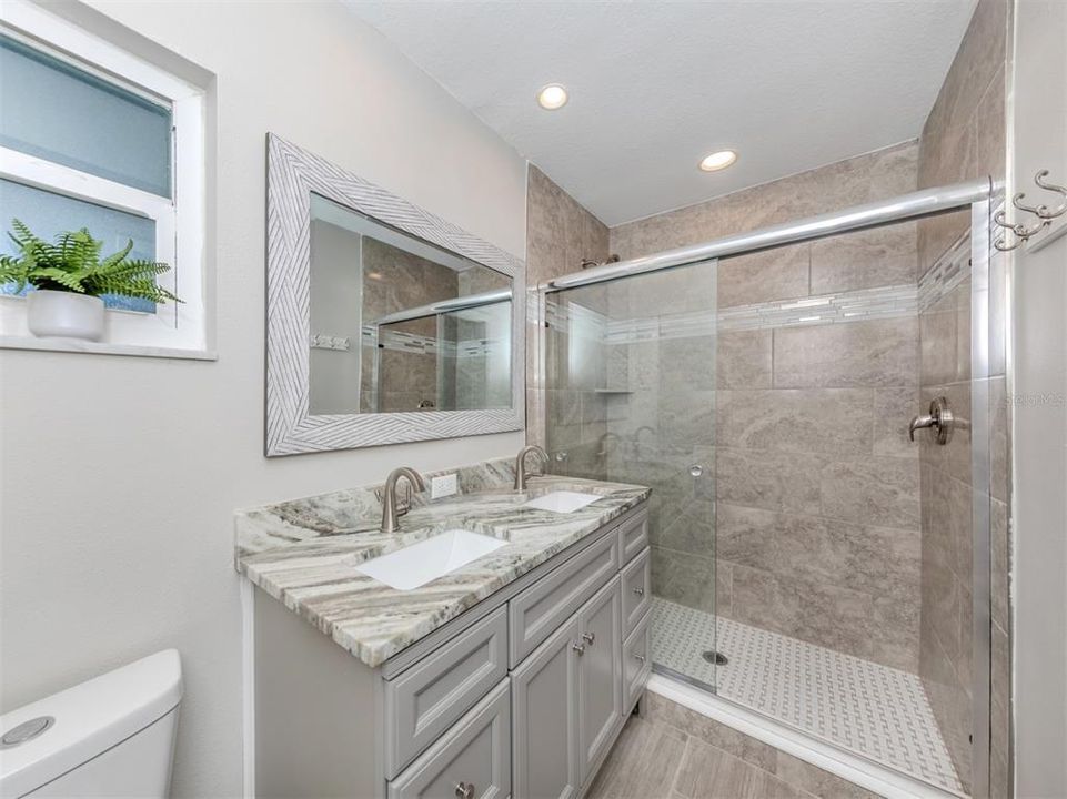 For Sale: $383,700 (2 beds, 2 baths, 1247 Square Feet)