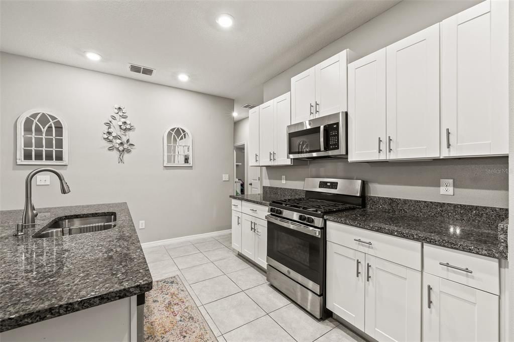 For Sale: $379,000 (4 beds, 2 baths, 1841 Square Feet)