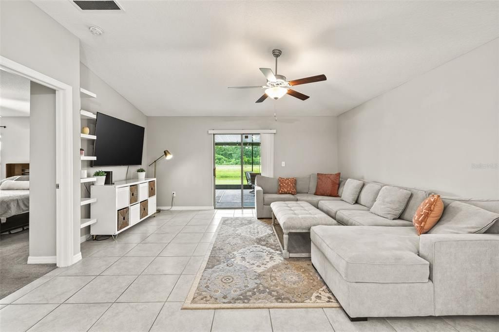 For Sale: $379,000 (4 beds, 2 baths, 1841 Square Feet)