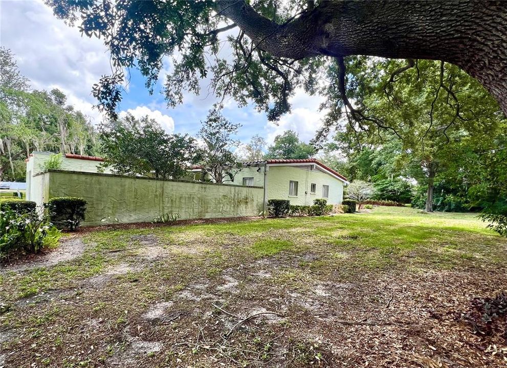 Active With Contract: $240,000 (3 beds, 2 baths, 1956 Square Feet)