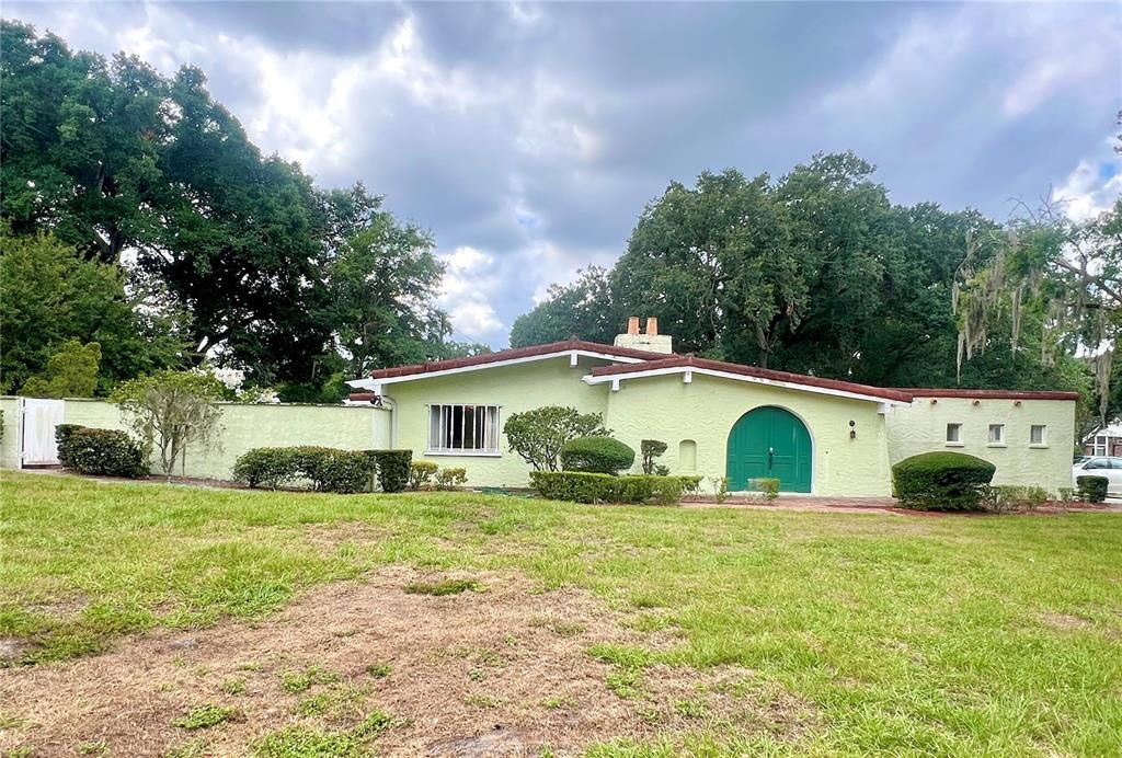 Active With Contract: $240,000 (3 beds, 2 baths, 1956 Square Feet)