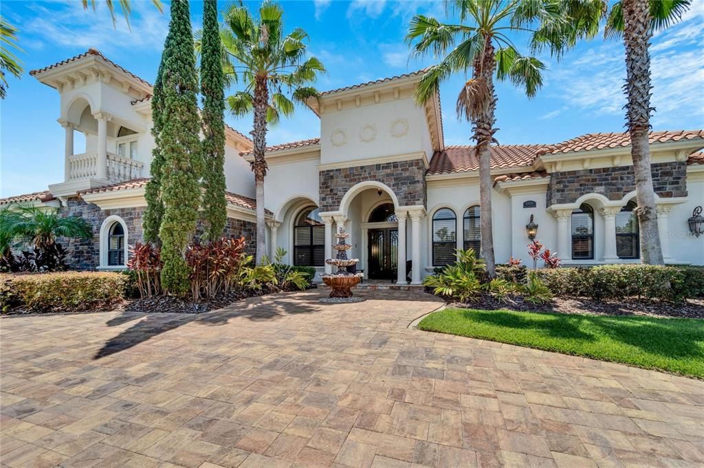 Recently Sold: $2,399,000 (6 beds, 7 baths, 6258 Square Feet)