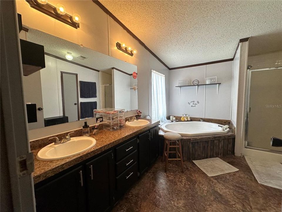 Masterbathroom