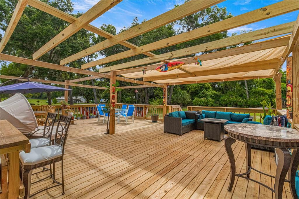 BACK DECK, PERGOLA & COVERED