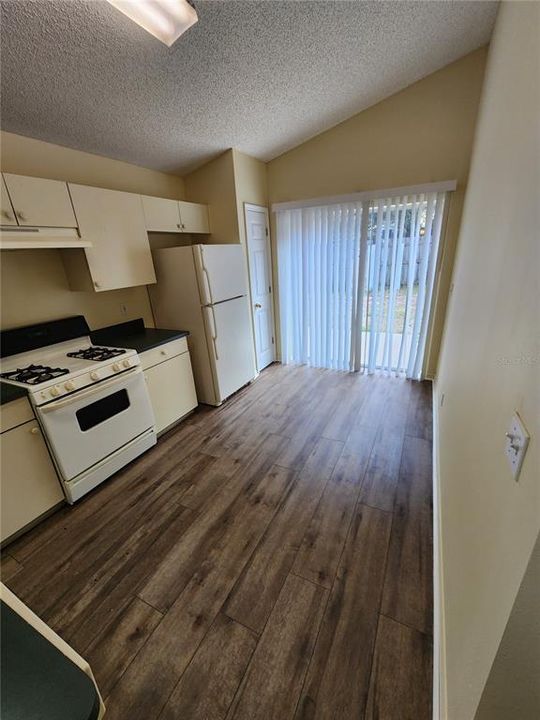 For Rent: $1,995 (3 beds, 2 baths, 1283 Square Feet)