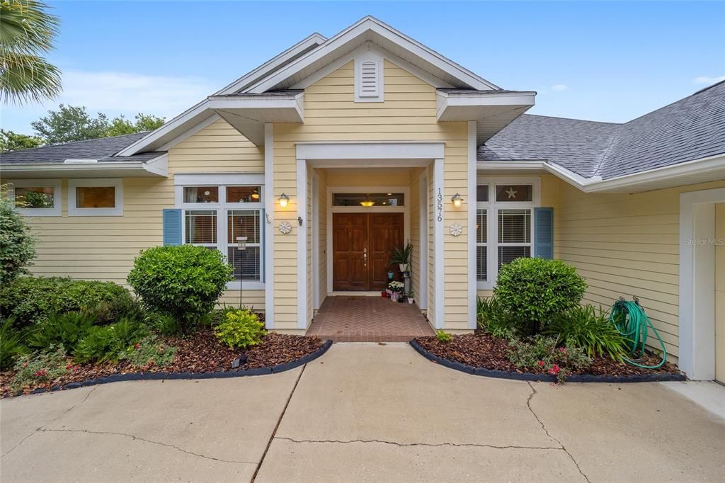 Recently Sold: $640,000 (4 beds, 3 baths, 2752 Square Feet)