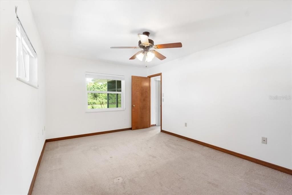 Active With Contract: $269,900 (2 beds, 2 baths, 1052 Square Feet)