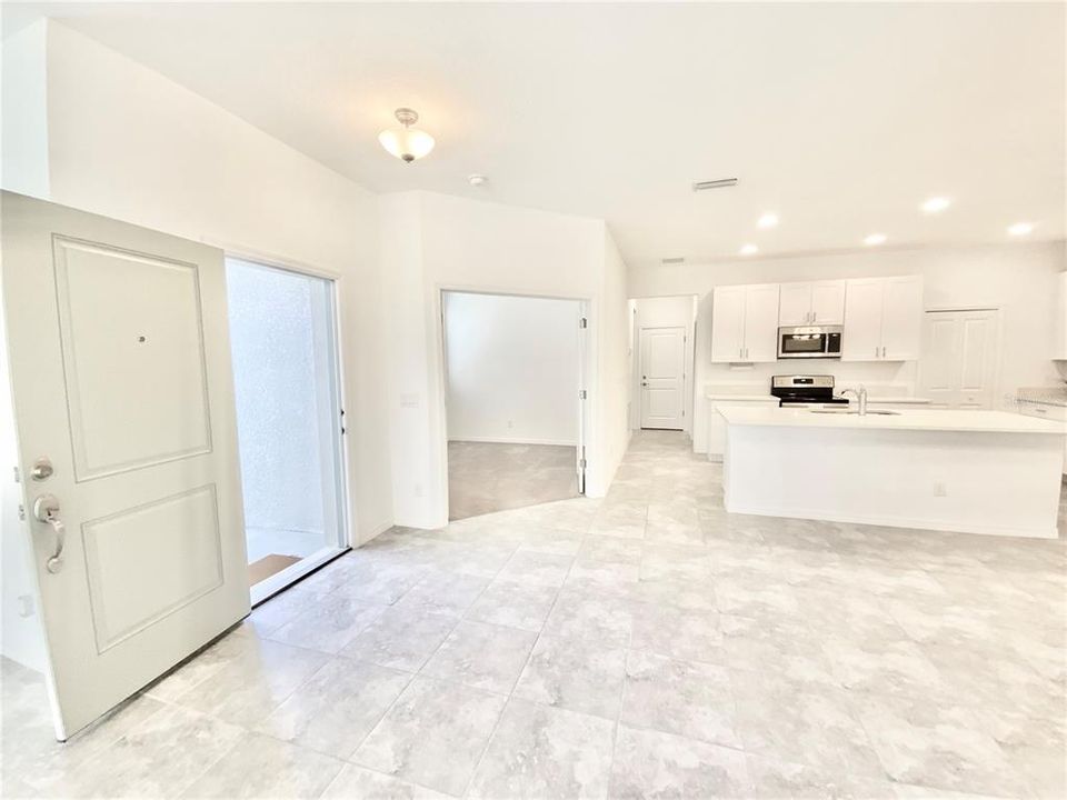 For Sale: $424,900 (3 beds, 2 baths, 1619 Square Feet)