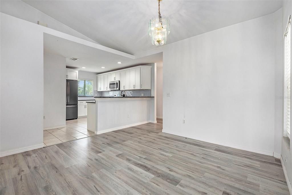 For Sale: $350,000 (2 beds, 2 baths, 1570 Square Feet)