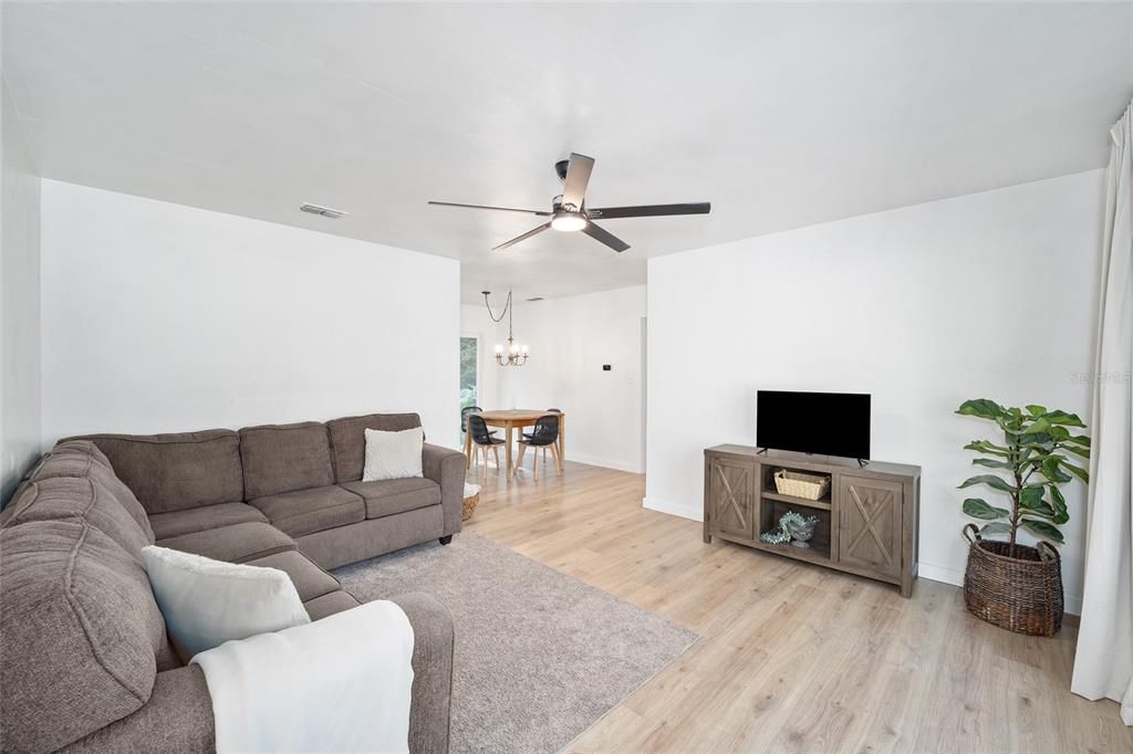 Active With Contract: $249,900 (4 beds, 2 baths, 1298 Square Feet)