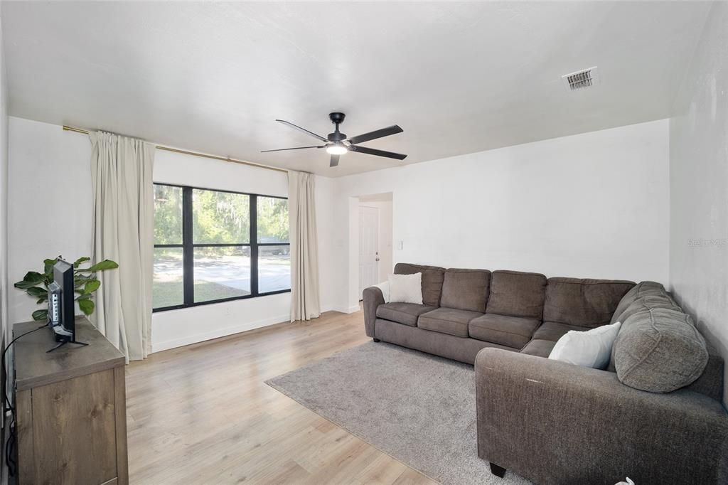 Active With Contract: $249,900 (4 beds, 2 baths, 1298 Square Feet)