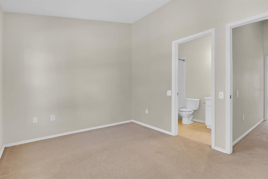 Active With Contract: $1,650 (2 beds, 2 baths, 1184 Square Feet)