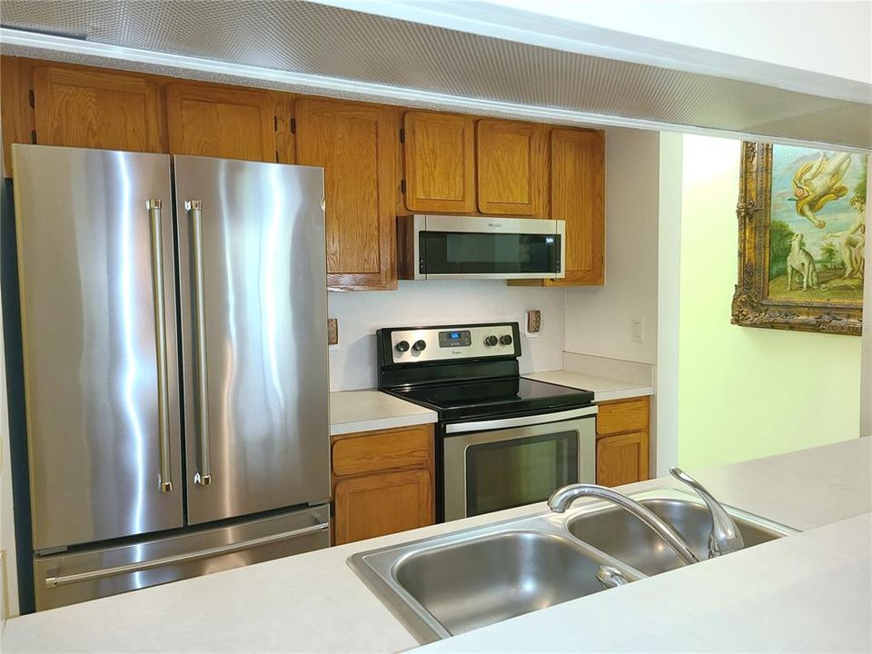 For Sale: $199,900 (1 beds, 1 baths, 635 Square Feet)