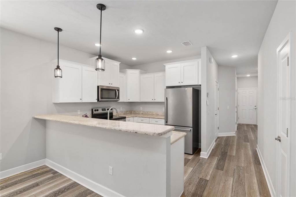 For Sale: $309,000 (3 beds, 2 baths, 1194 Square Feet)
