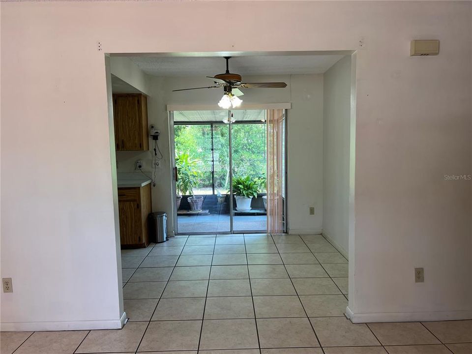 For Sale: $319,000 (3 beds, 2 baths, 1057 Square Feet)