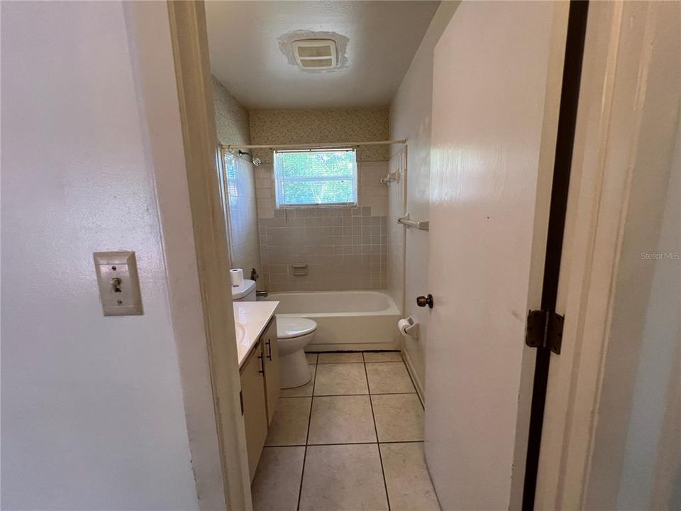 For Sale: $319,000 (3 beds, 2 baths, 1057 Square Feet)