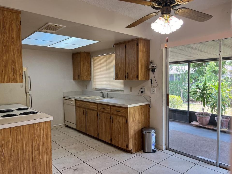 For Sale: $319,000 (3 beds, 2 baths, 1057 Square Feet)