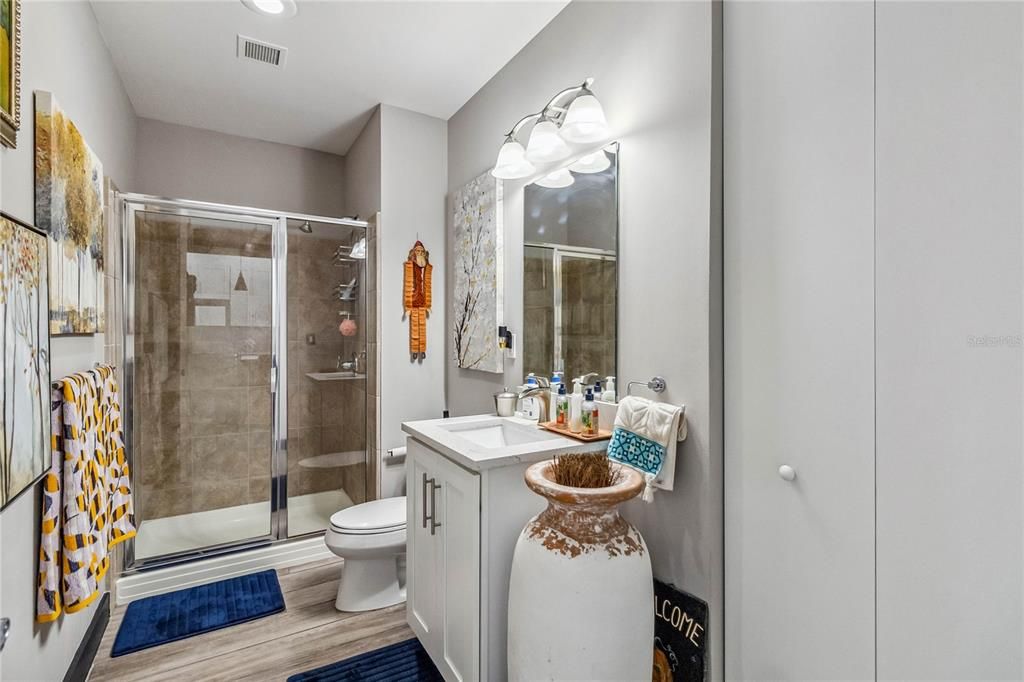 For Sale: $609,900 (2 beds, 2 baths, 1226 Square Feet)