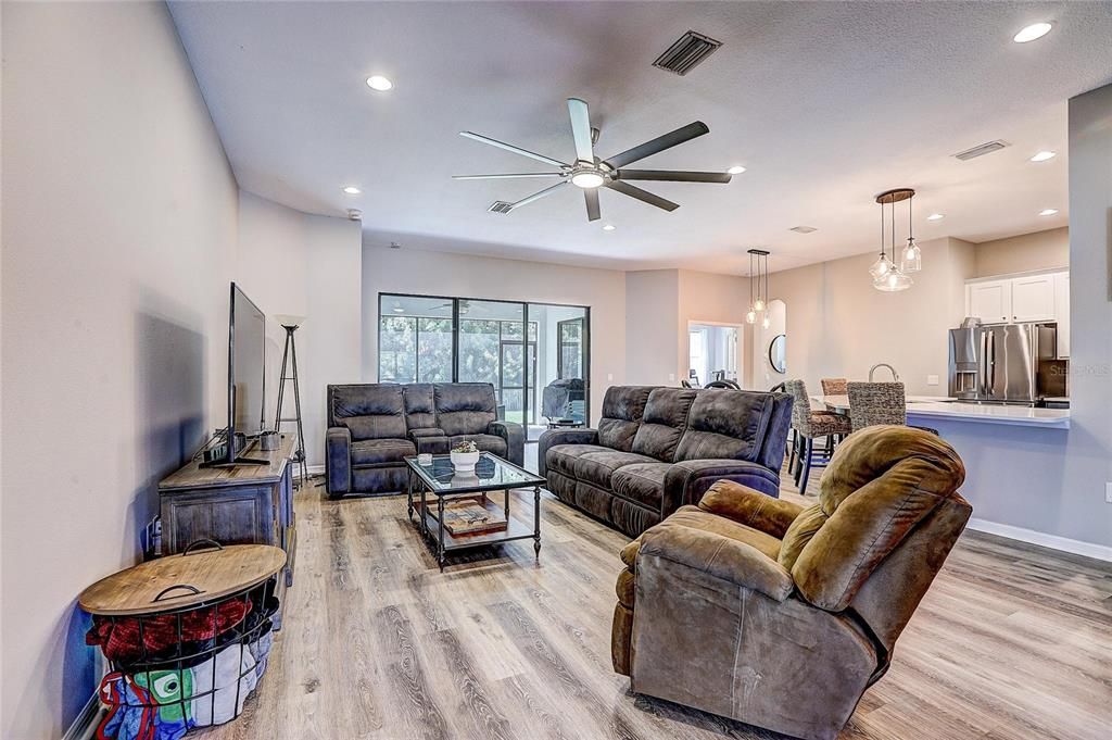 For Sale: $619,000 (5 beds, 3 baths, 2904 Square Feet)