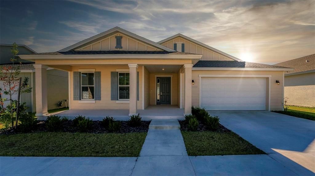 Active With Contract: $2,700 (4 beds, 4 baths, 2671 Square Feet)