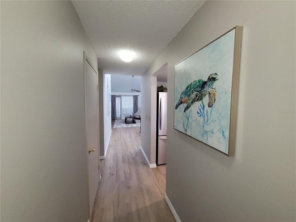 For Sale: $229,000 (2 beds, 2 baths, 1004 Square Feet)