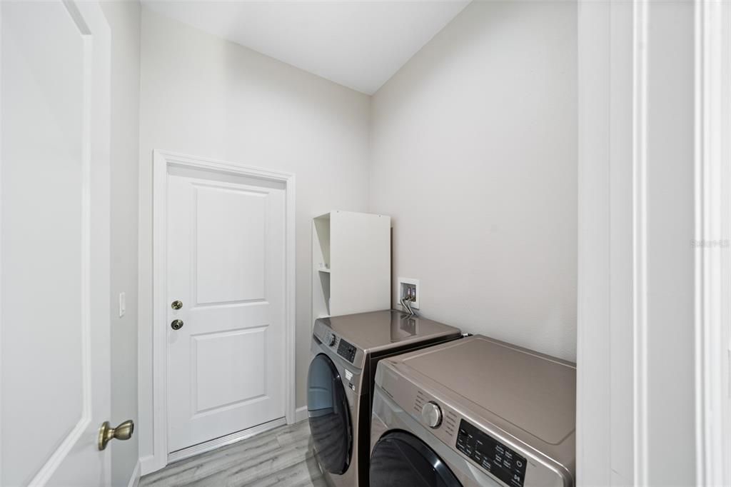 For Rent: $2,900 (3 beds, 2 baths, 1668 Square Feet)