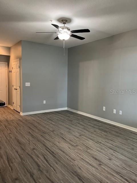 For Sale: $250,000 (1 beds, 1 baths, 867 Square Feet)