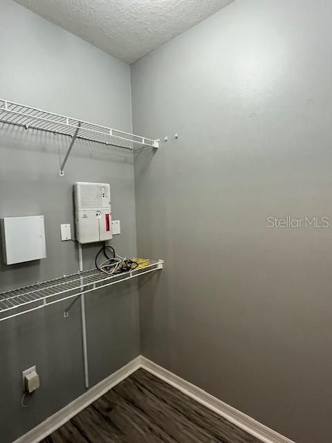 For Sale: $250,000 (1 beds, 1 baths, 867 Square Feet)