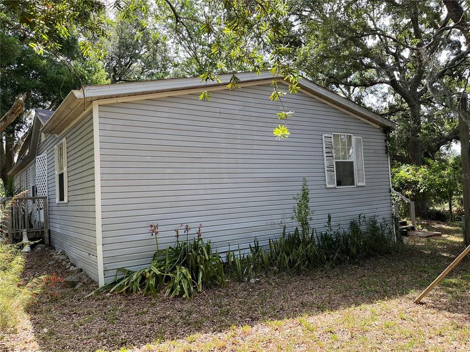 For Sale: $314,900 (3 beds, 2 baths, 1956 Square Feet)