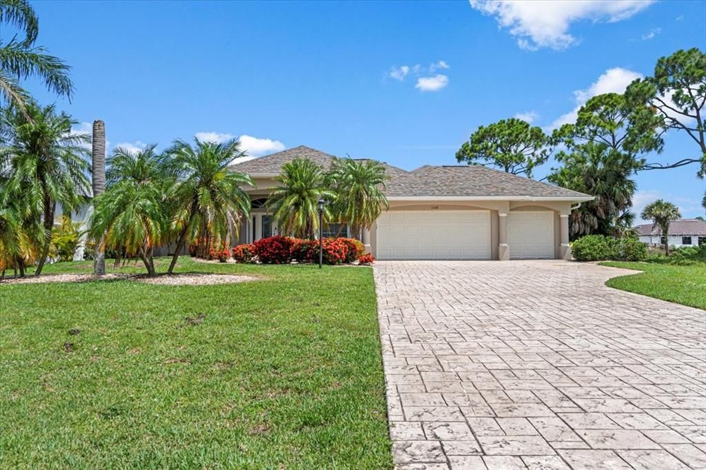 For Sale: $609,000 (3 beds, 2 baths, 2171 Square Feet)