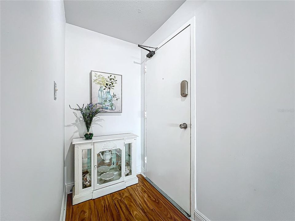 For Sale: $625,000 (2 beds, 2 baths, 1345 Square Feet)