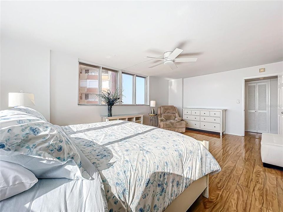 For Sale: $625,000 (2 beds, 2 baths, 1345 Square Feet)