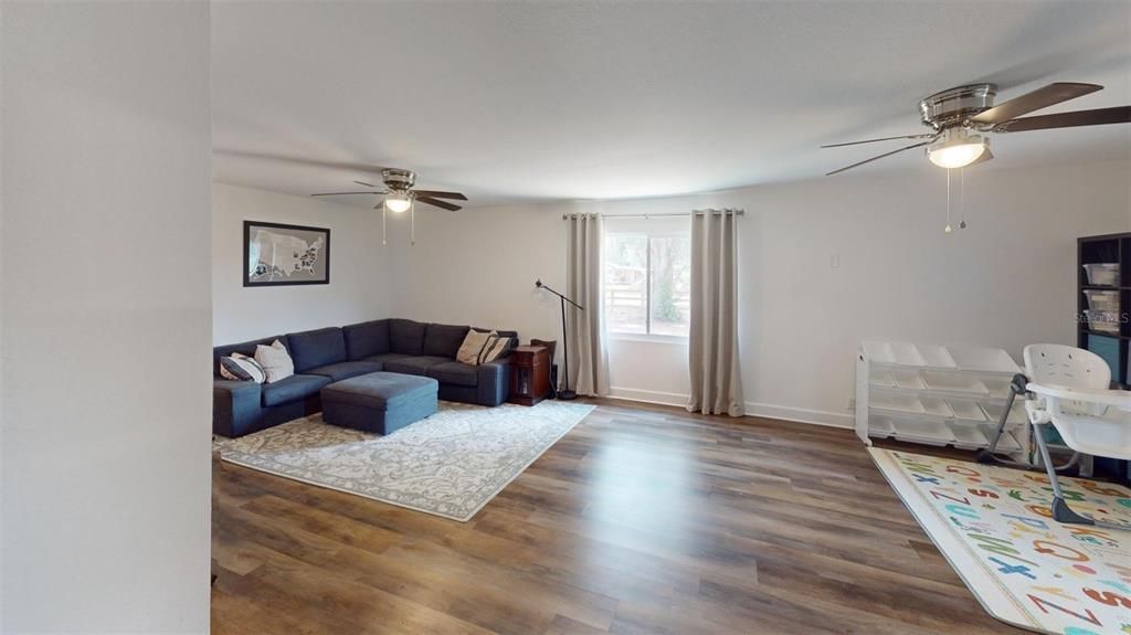 For Sale: $484,900 (3 beds, 2 baths, 1847 Square Feet)