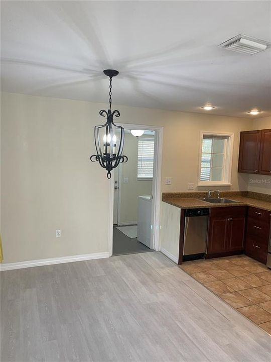 For Rent: $2,700 (2 beds, 1 baths, 1346 Square Feet)