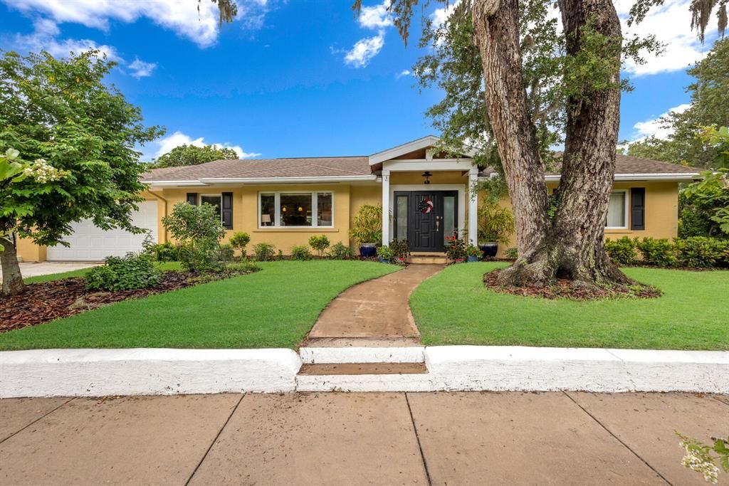 For Sale: $975,000 (3 beds, 2 baths, 2239 Square Feet)