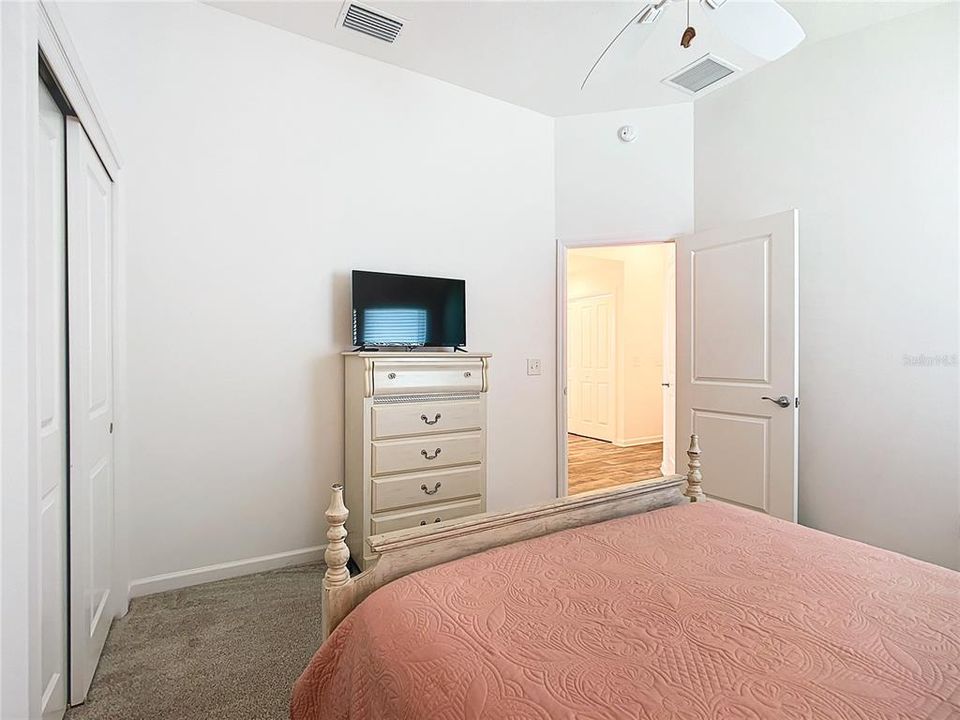 For Sale: $324,900 (2 beds, 2 baths, 1266 Square Feet)