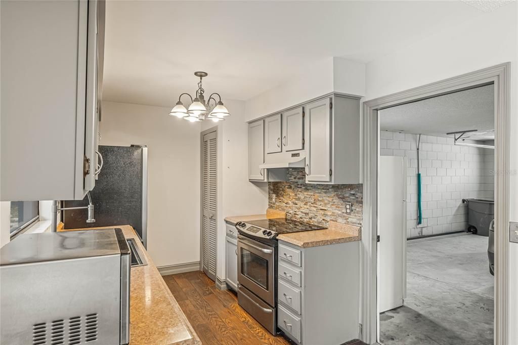 For Sale: $379,900 (3 beds, 1 baths, 1151 Square Feet)